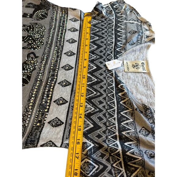 VOCAL Rhinestone - Elephant Graphic Women’s Top - Asymmetrical Hem - size M - Picture 8 of 8